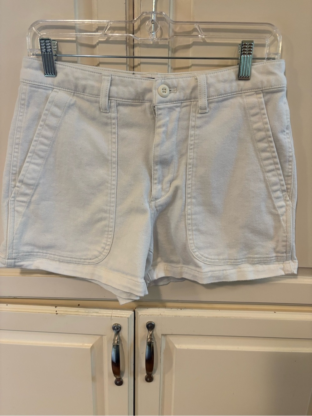 Quince Women's White denim button up shorts. Size 6